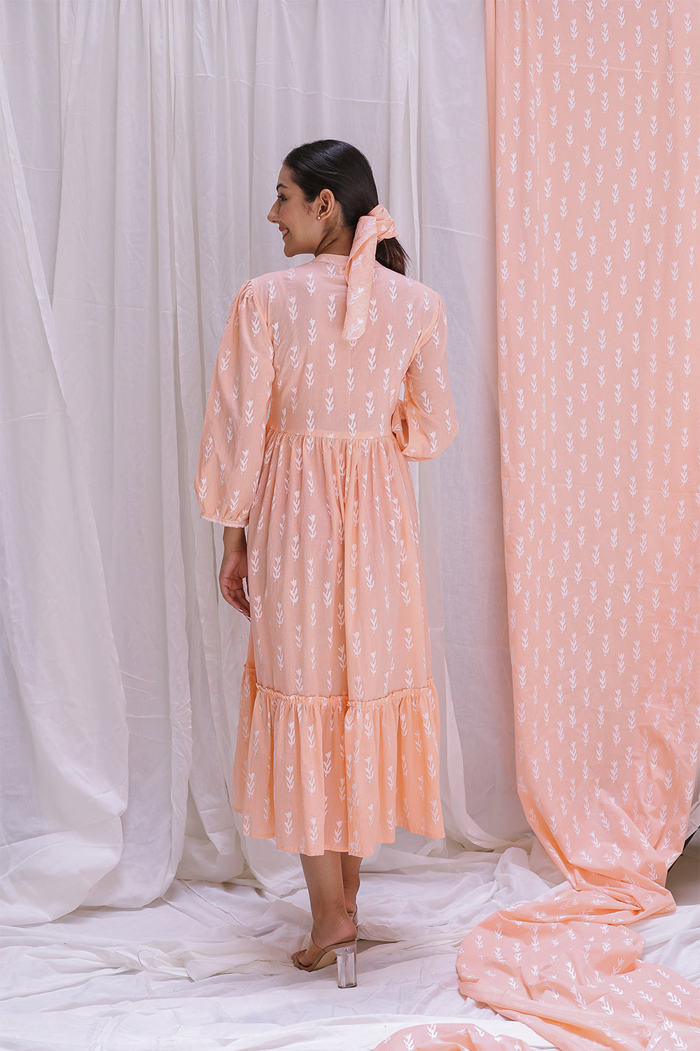 PEACH ROUND YOK DRESS