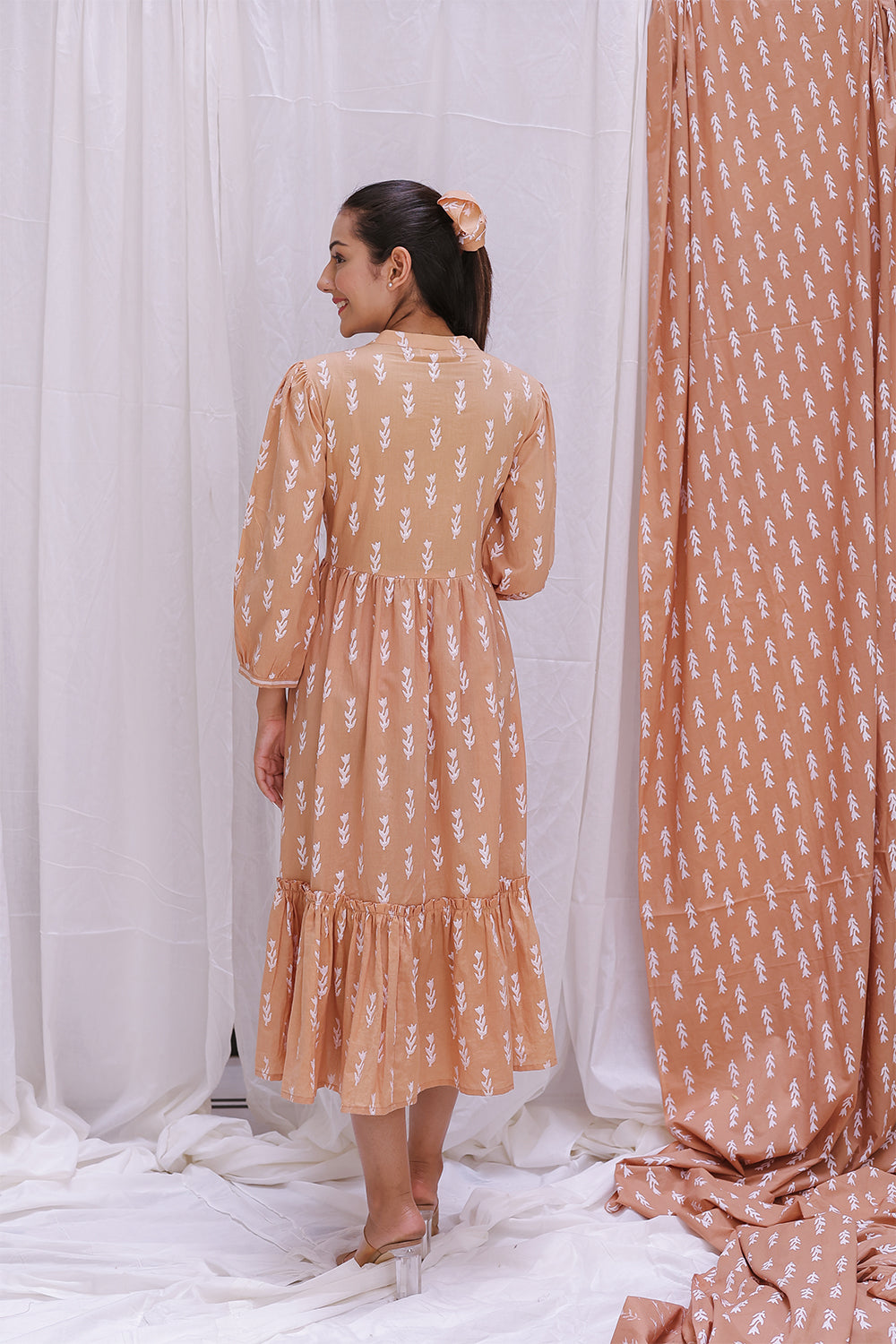 BEIGE ROUND YOK DRESS