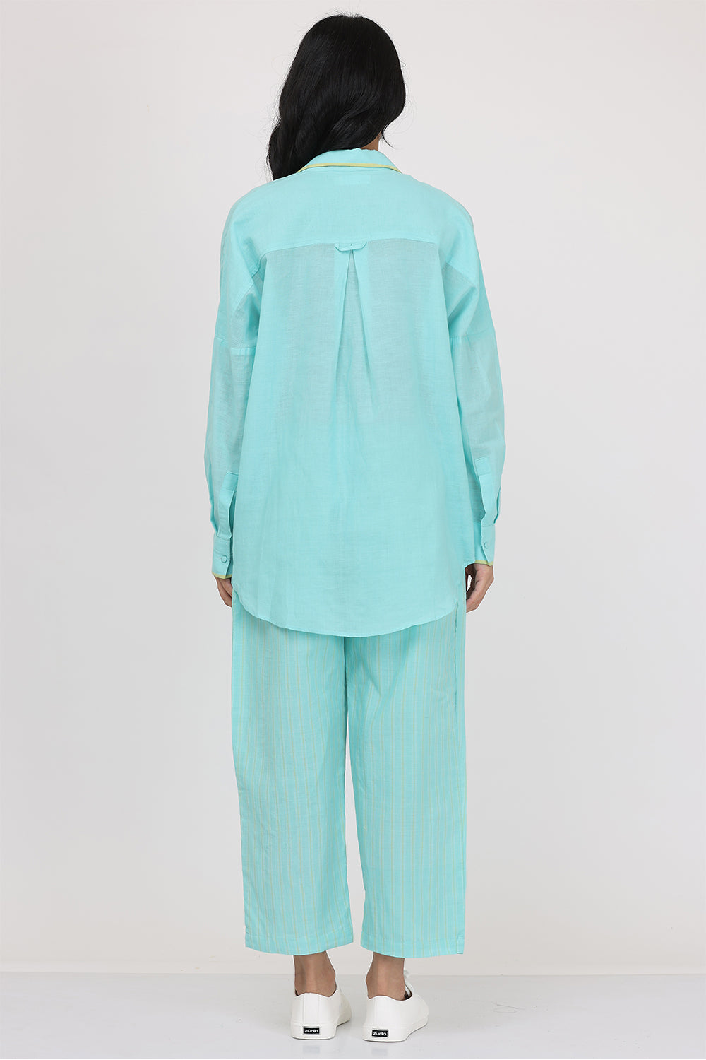 PLAIN BLUE BOXY SHIRT