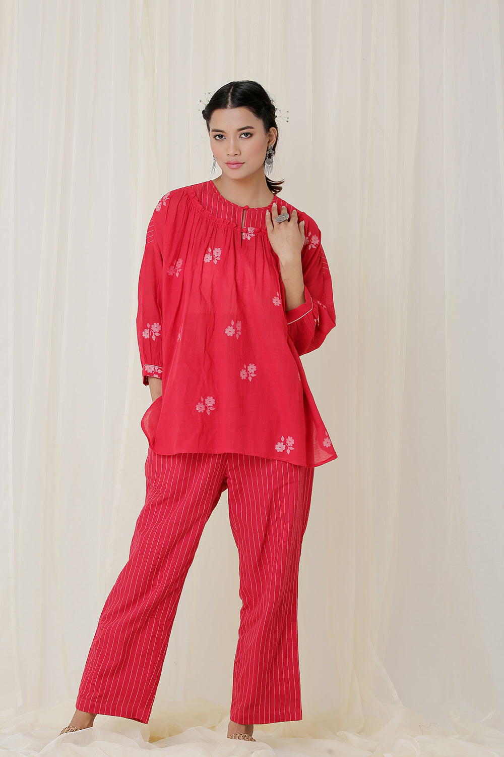 GATHER YOK SHIRT (RED)