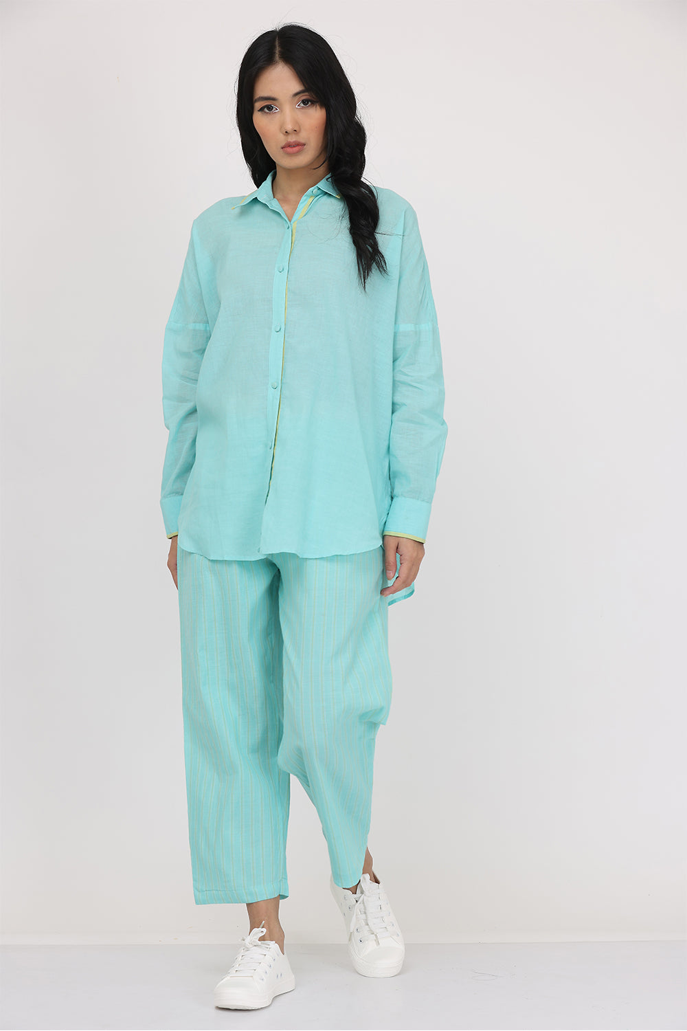 PLAIN BLUE BOXY SHIRT