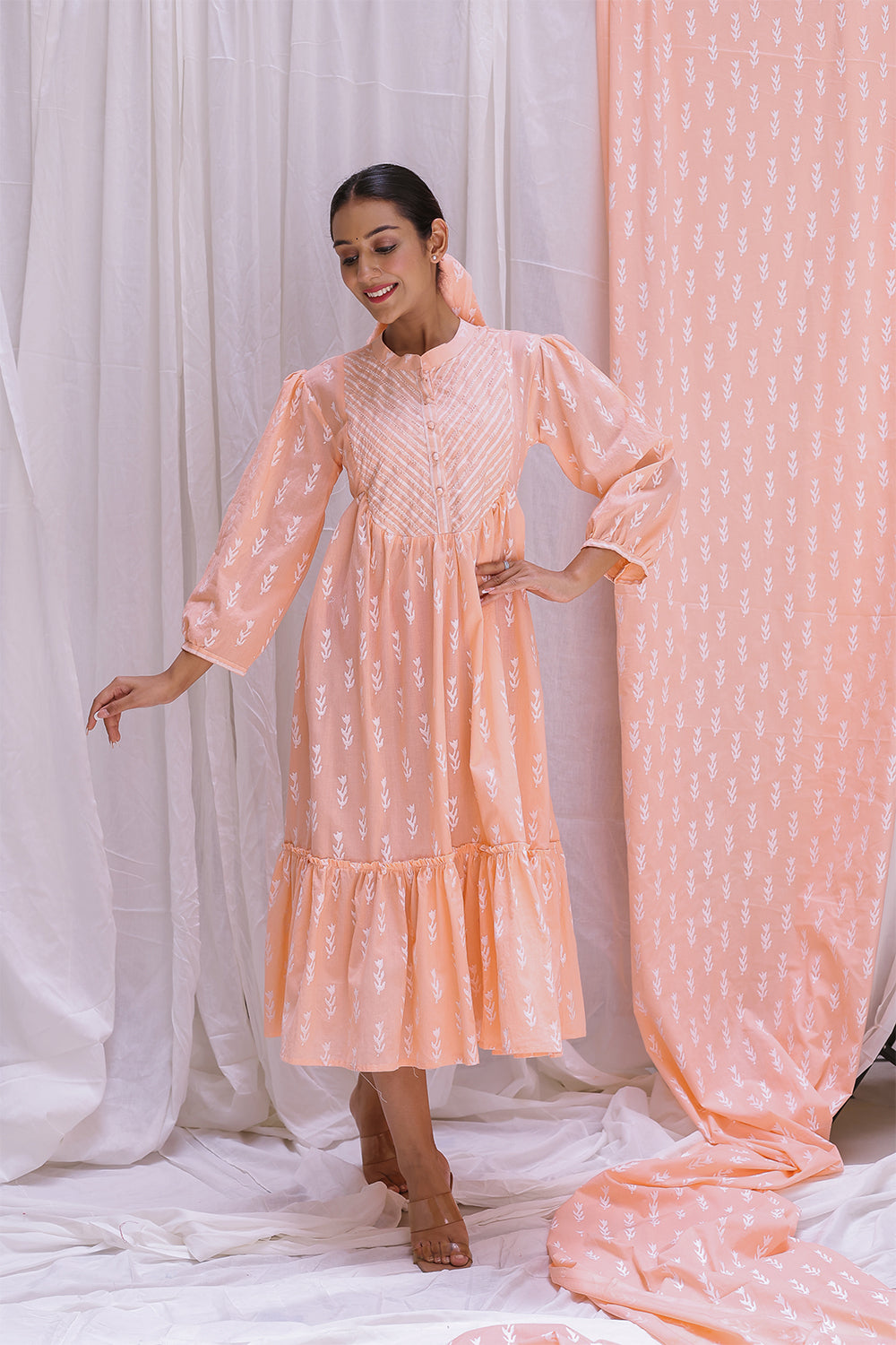 PEACH ROUND YOK DRESS