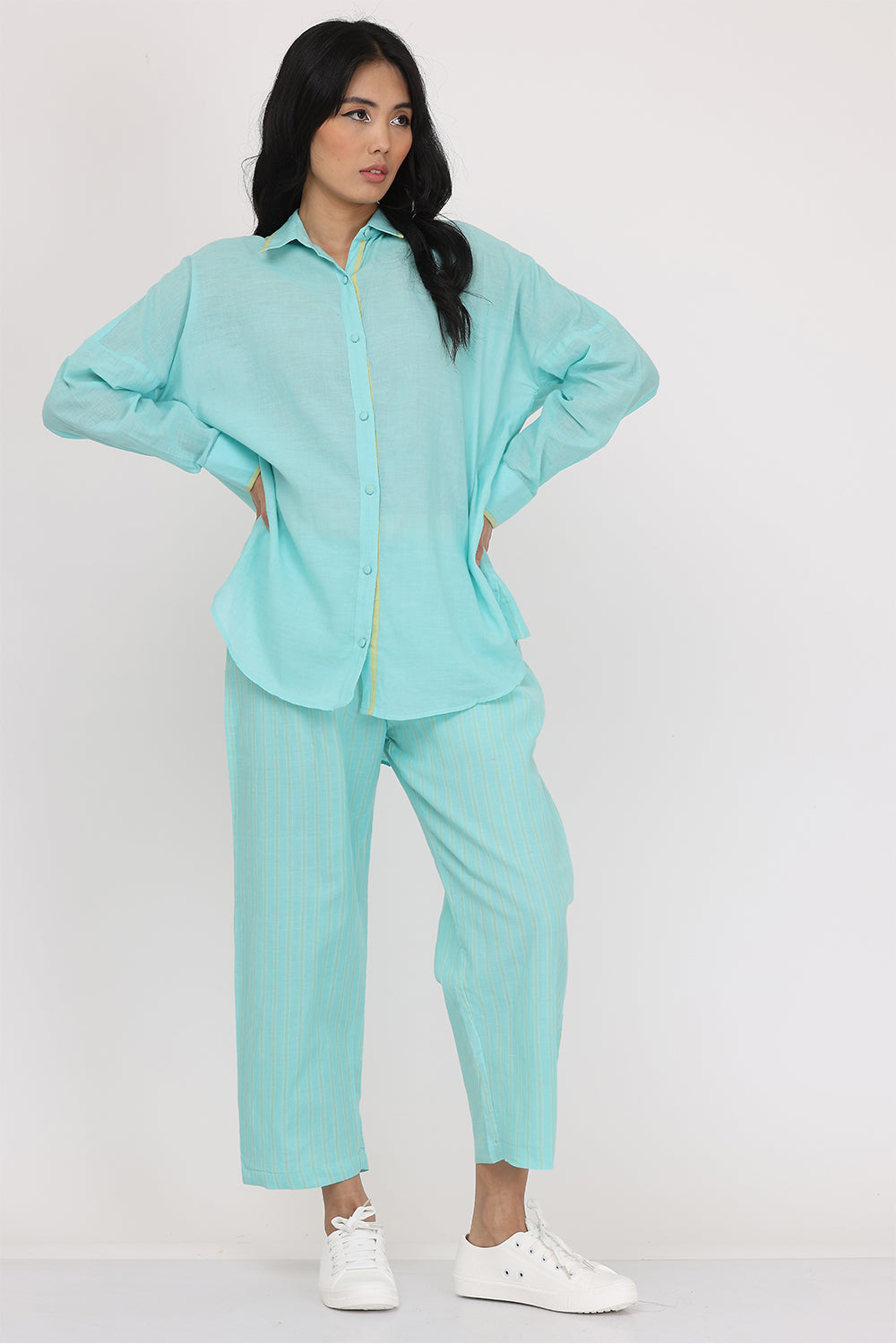 PLAIN BLUE BOXY SHIRT