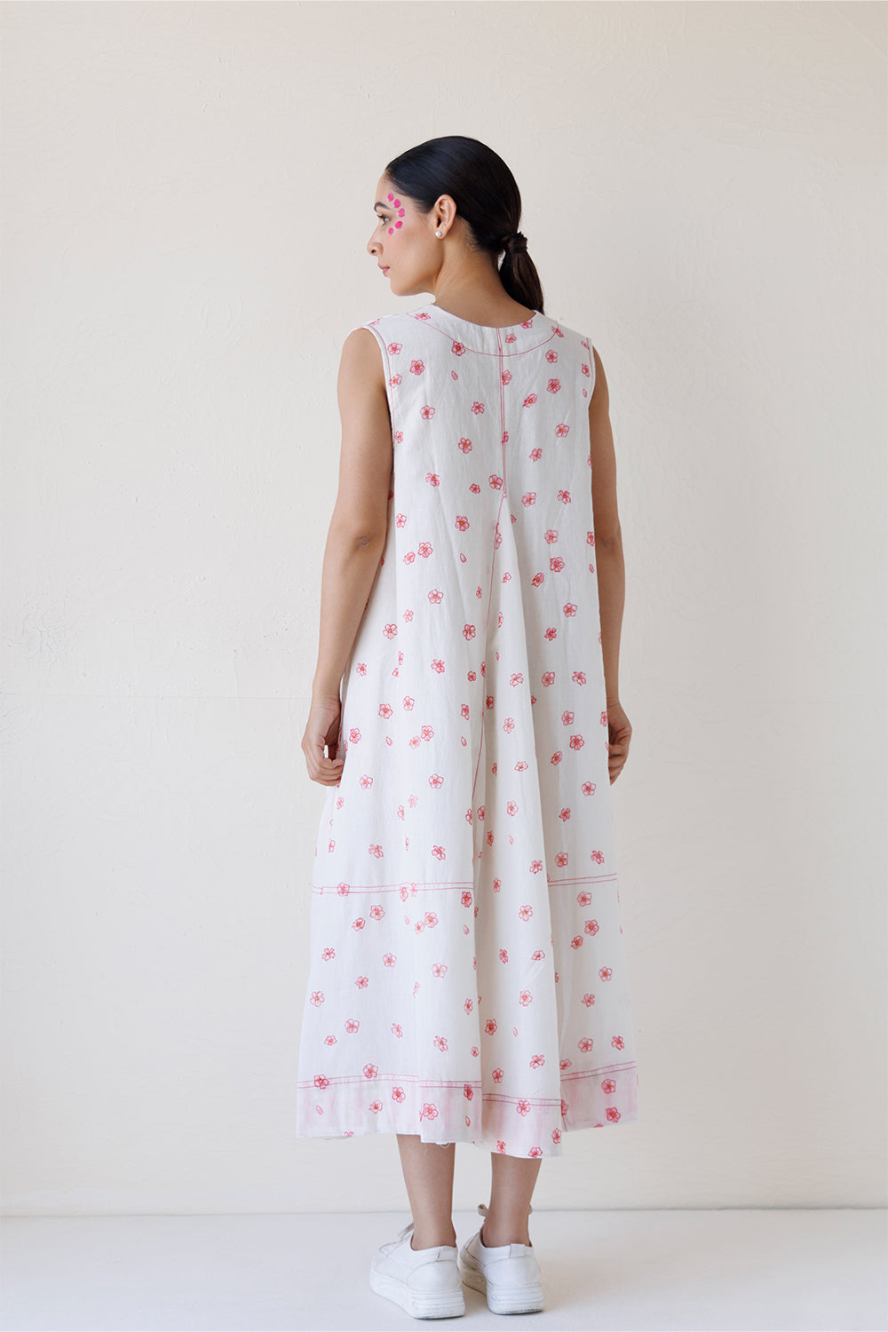 WHITE A-LINE POCKET DRESS