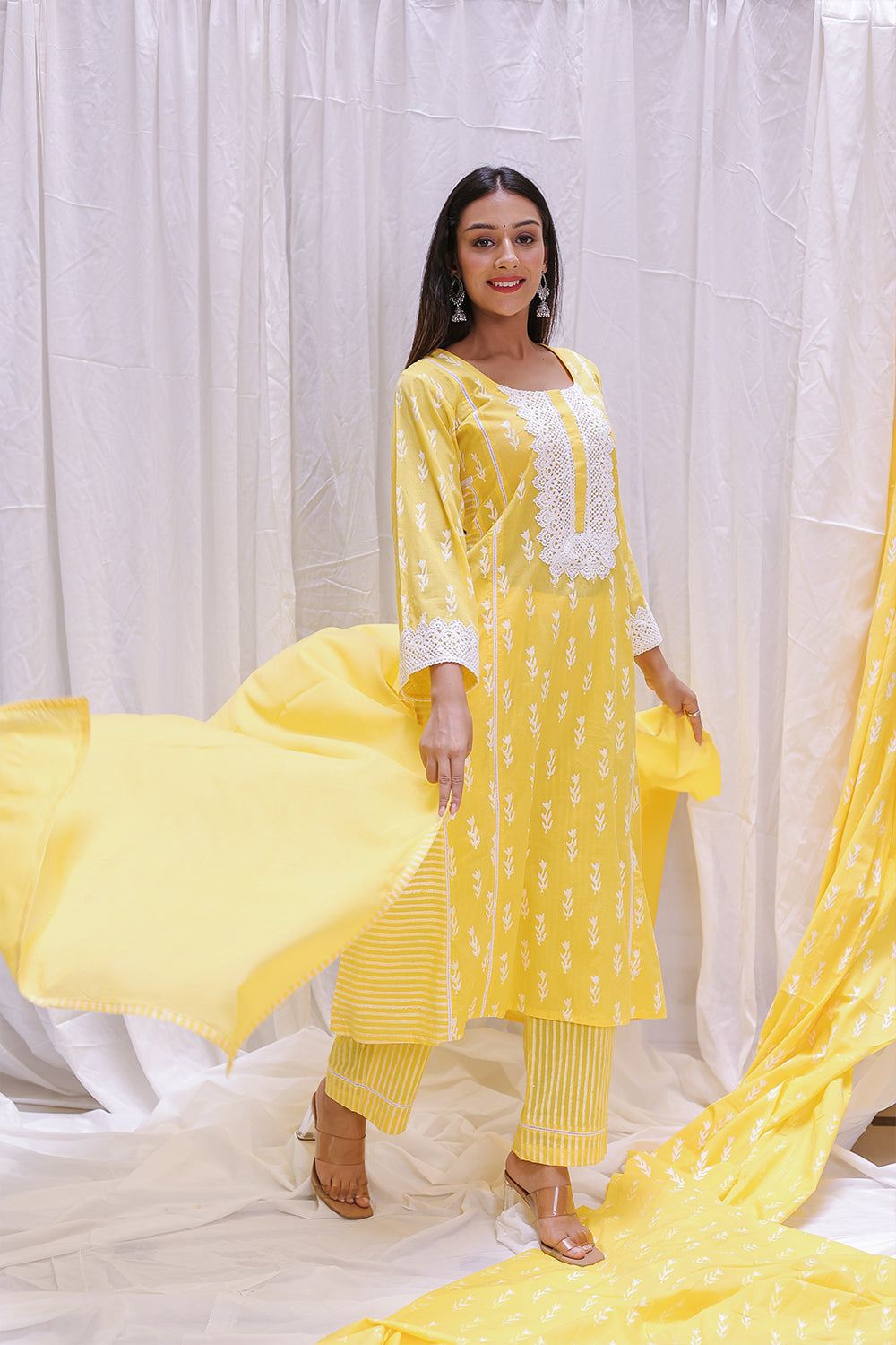 PLAIN YELLOW DUPTTA