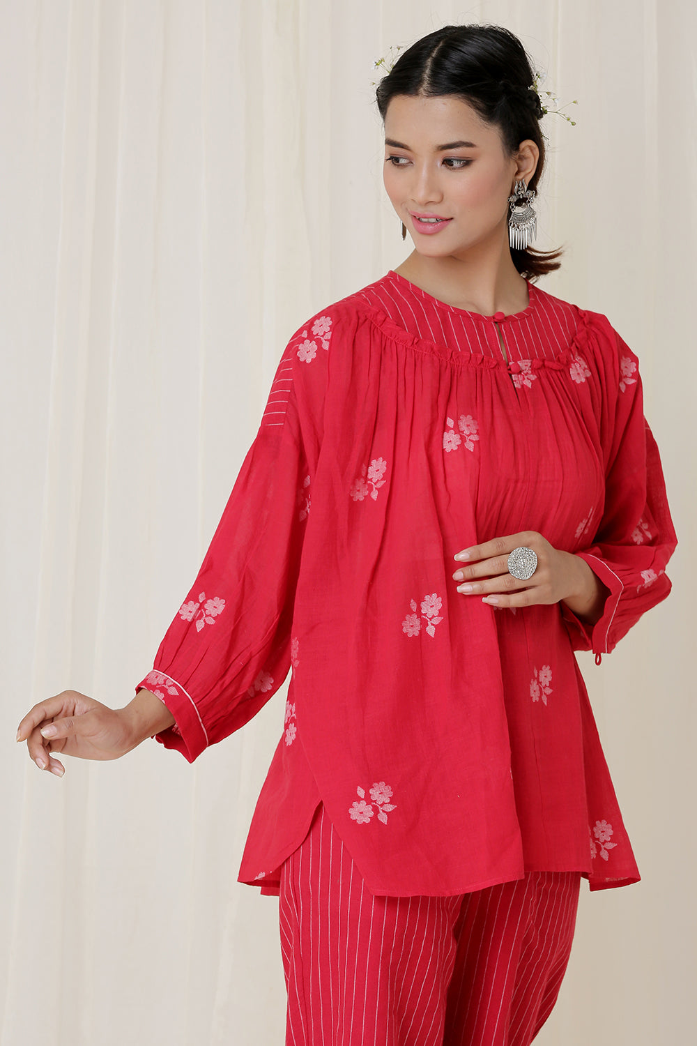 GATHER YOK SHIRT (RED)