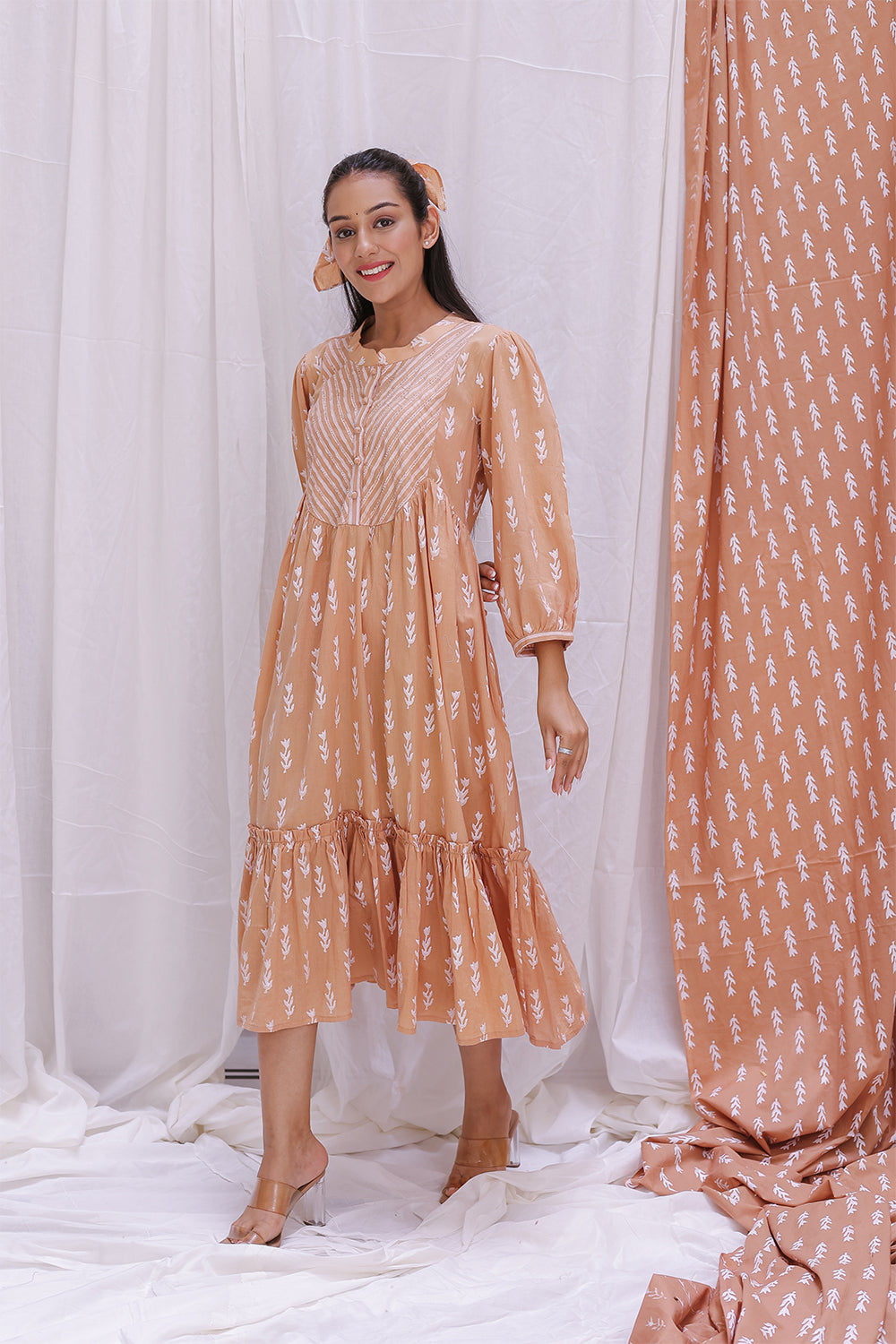 BEIGE ROUND YOK DRESS