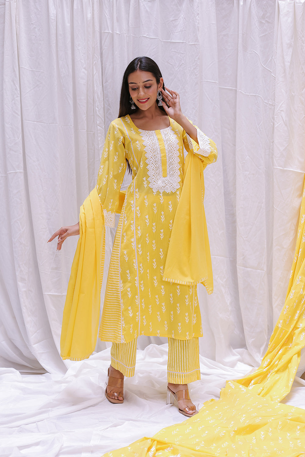 PLAIN YELLOW DUPTTA