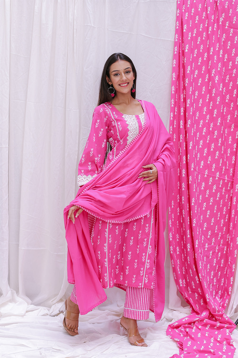 PLAIN PINK DUPTTA
