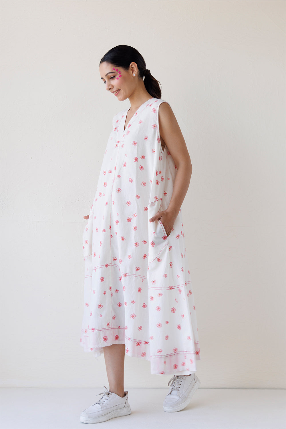 WHITE A-LINE POCKET DRESS