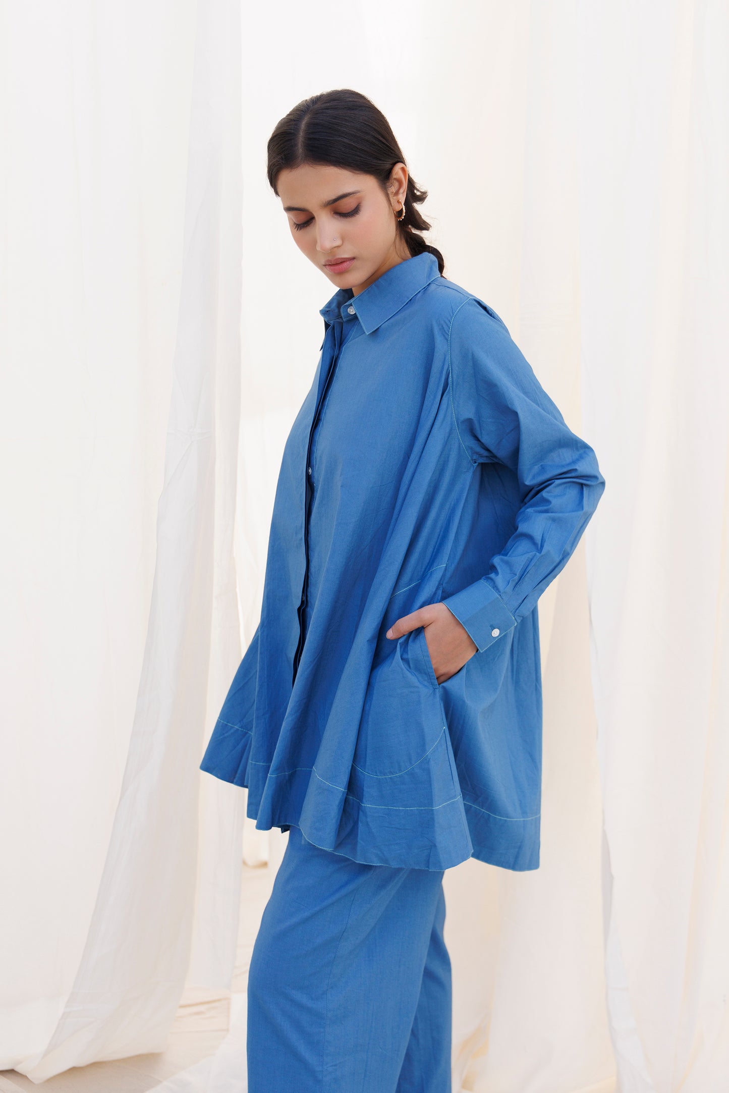 COLLARED FLARE TOP