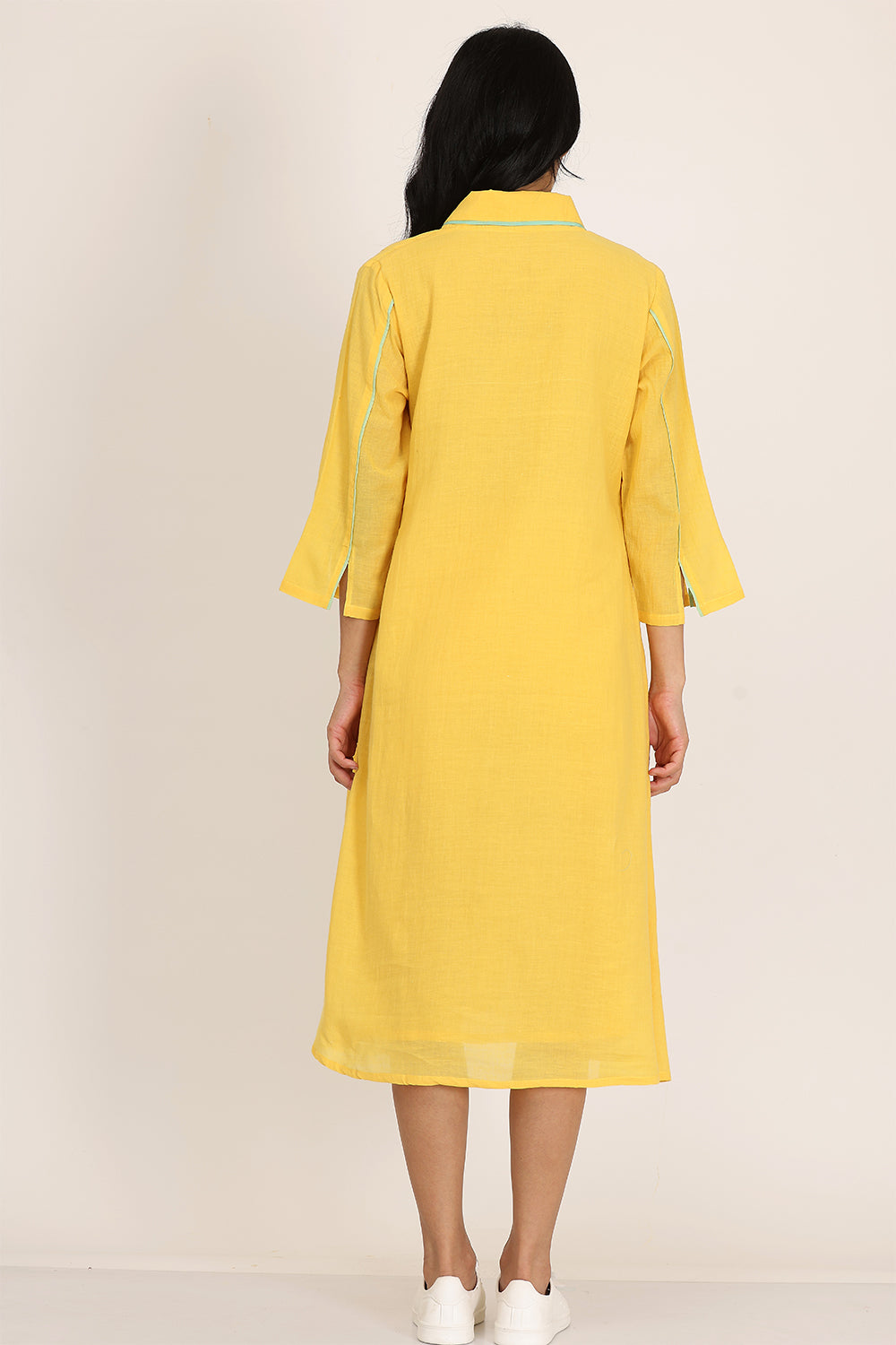 BOX SPLIT COLLAR DRESS