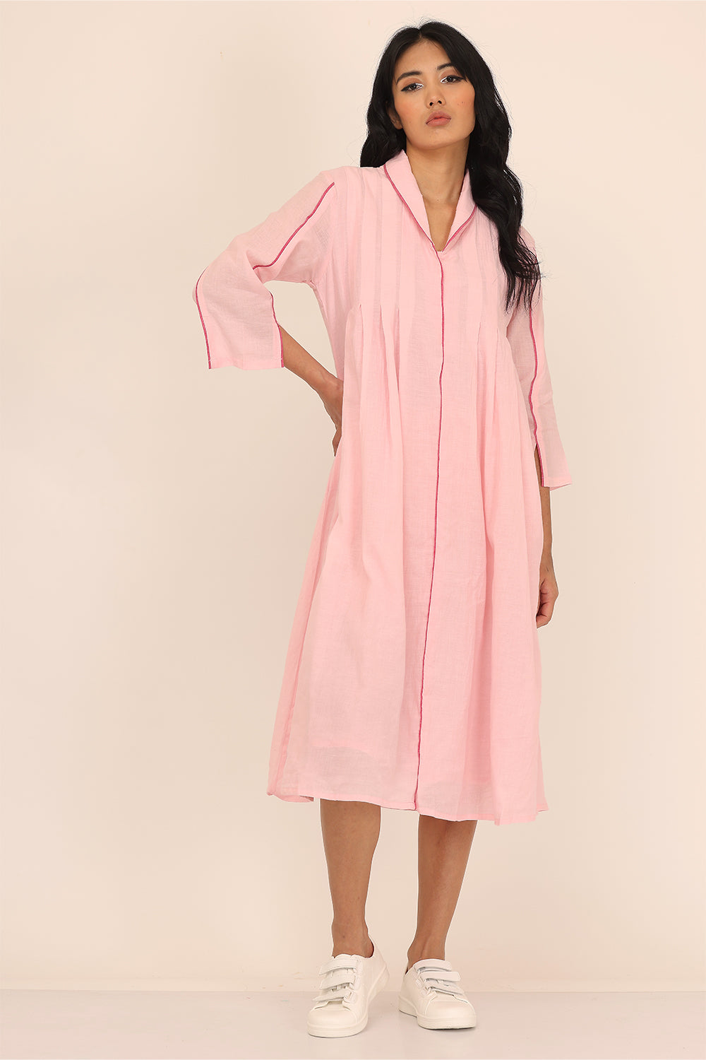 BOX SPLIT COLLAR DRESS