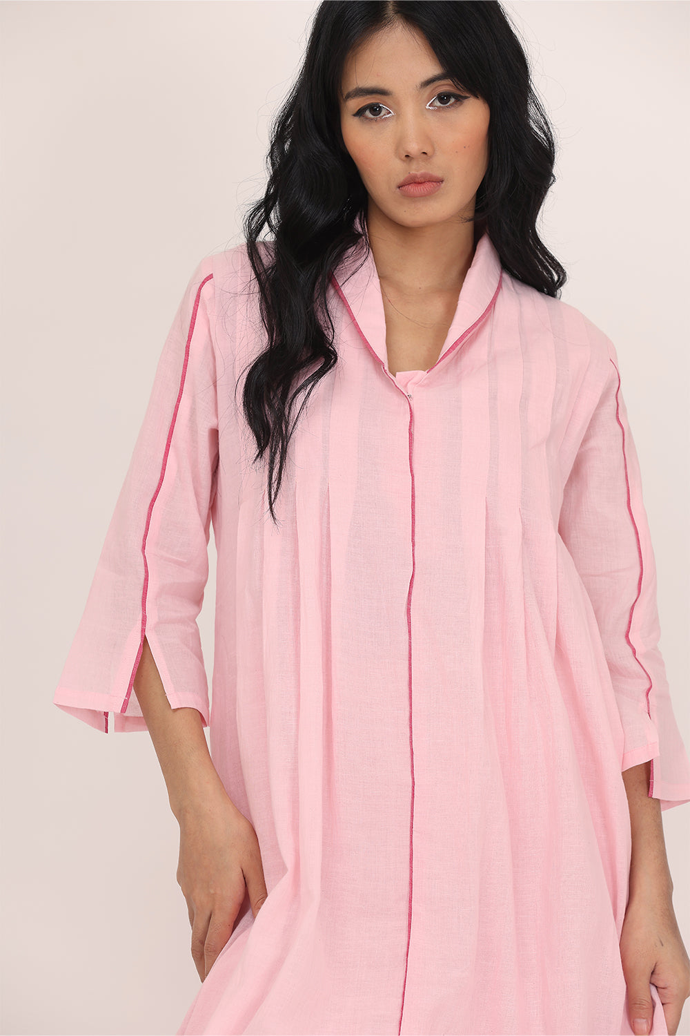 BOX SPLIT COLLAR DRESS