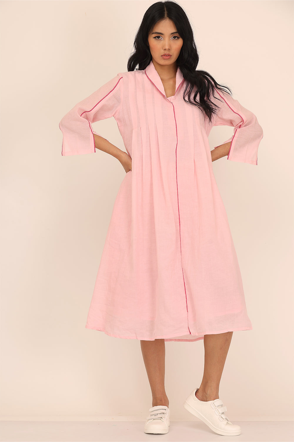 BOX SPLIT COLLAR DRESS