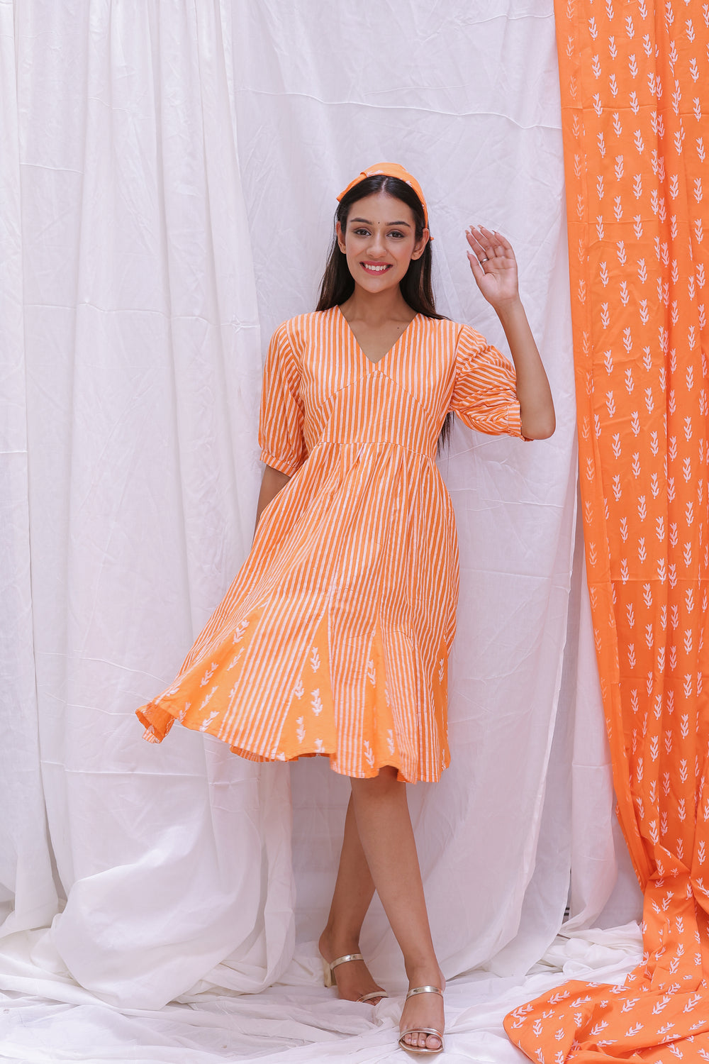 PUFF SLEEVES SHORT DRESS