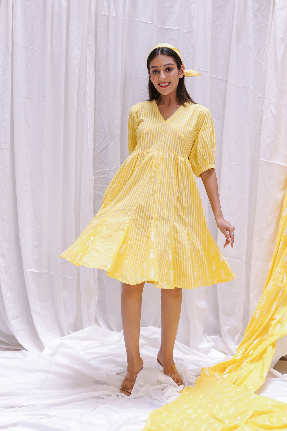 PUFF SLEEVES SHORT DRESS