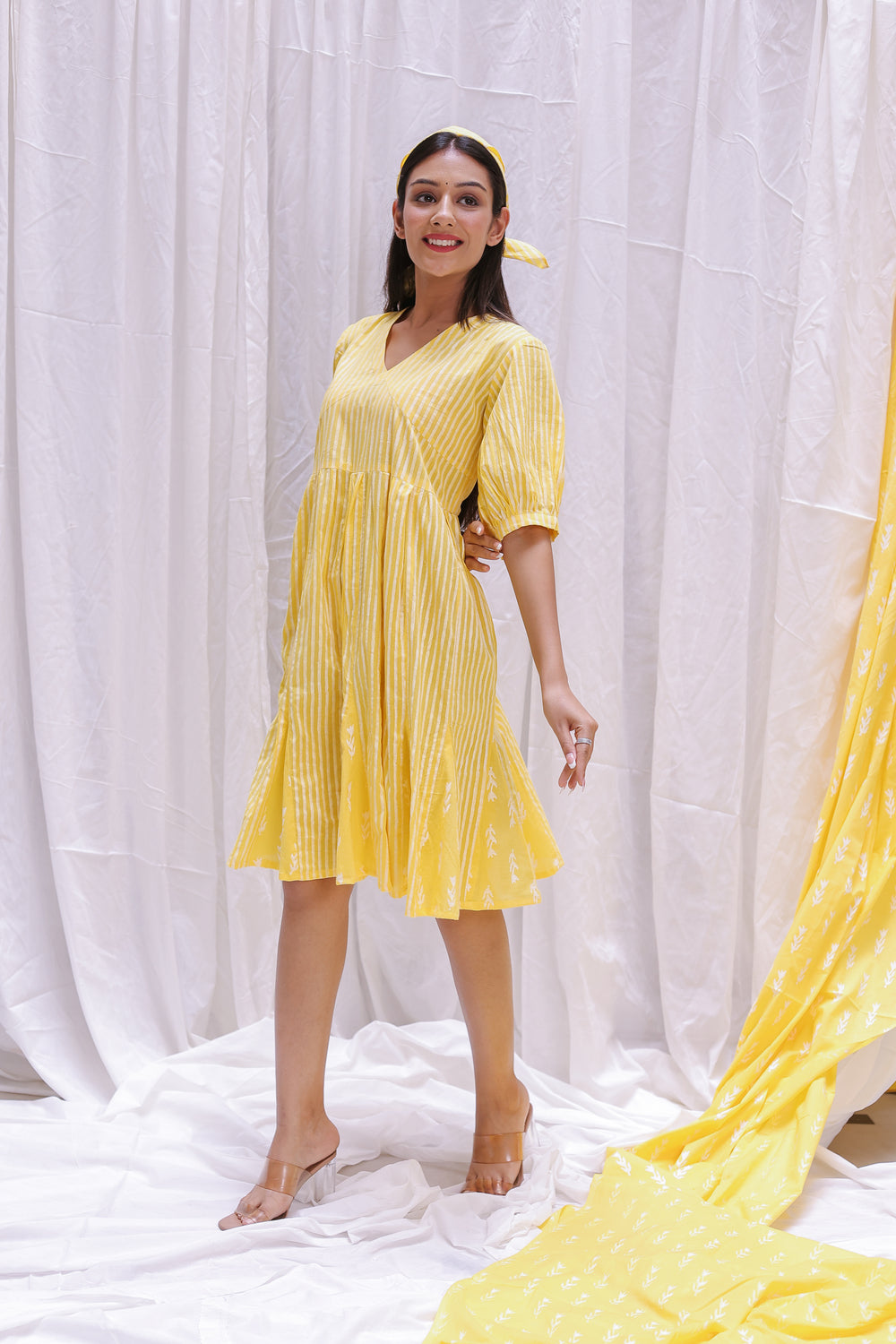 PUFF SLEEVES SHORT DRESS