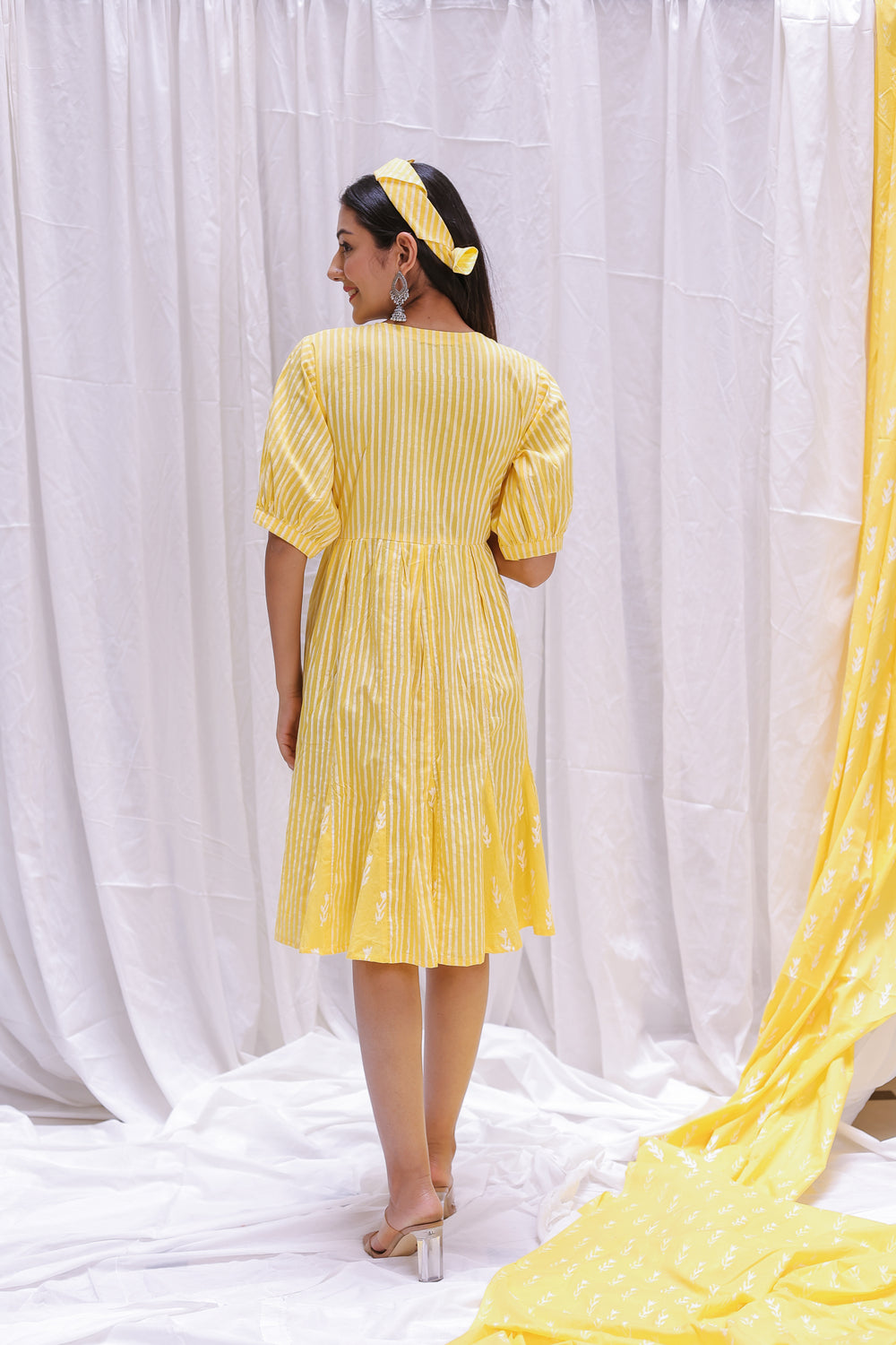 PUFF SLEEVES SHORT DRESS