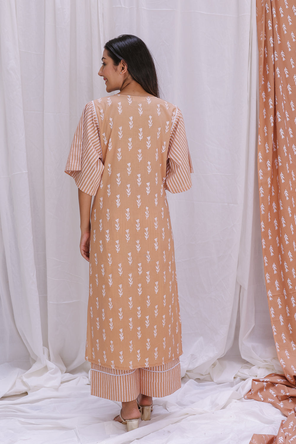 BROAD SRTIP SLEEVES KURTA SET OF-2