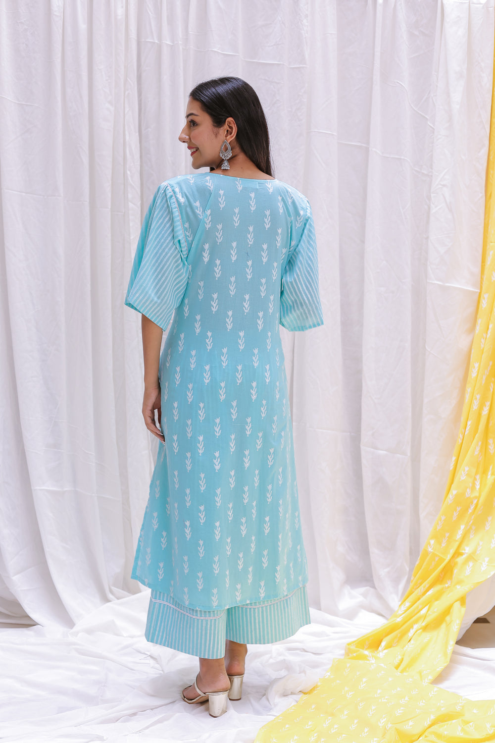 BROAD SRTIP SLEEVES KURTA SET OF-2