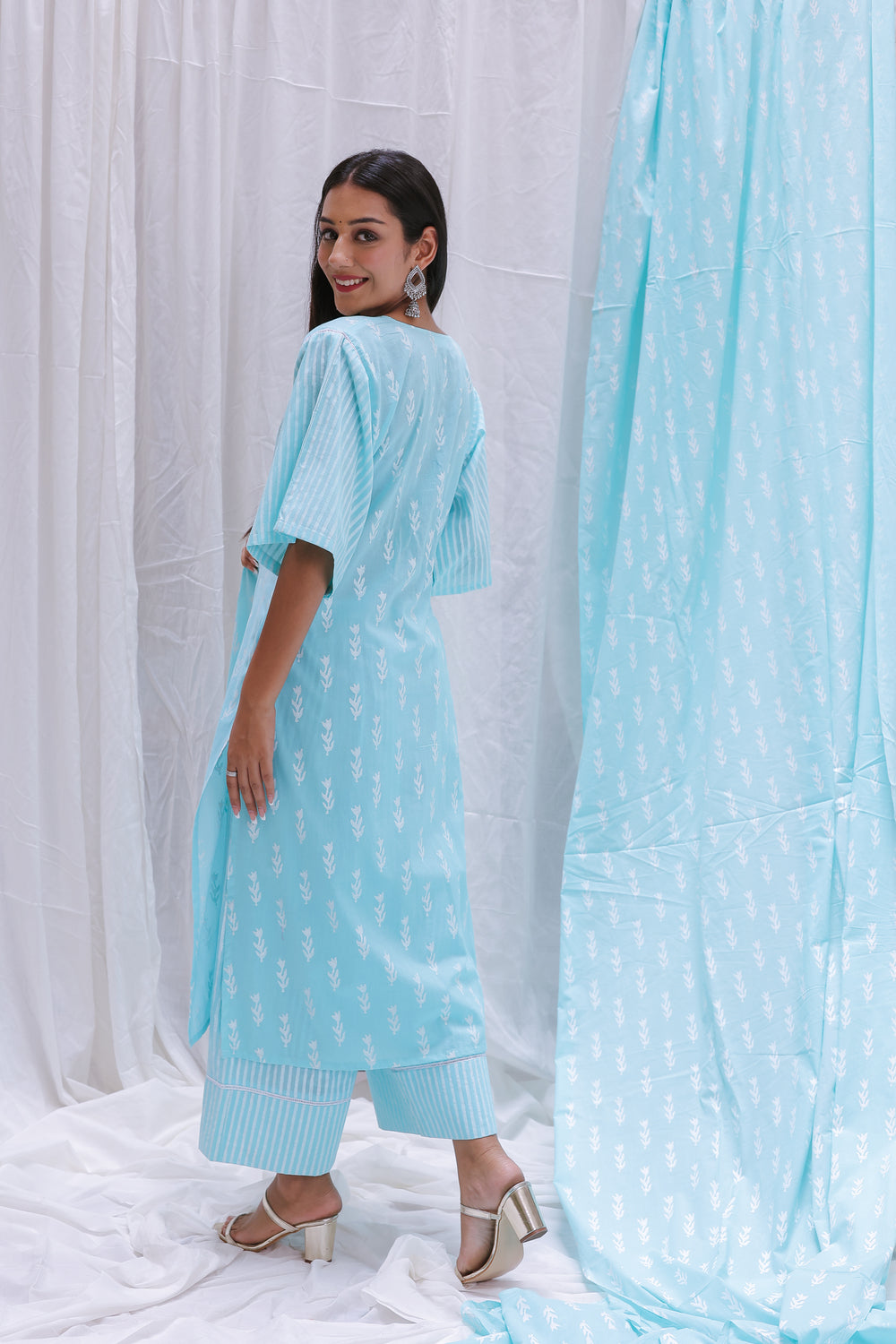 BROAD SRTIP SLEEVES KURTA SET OF-2