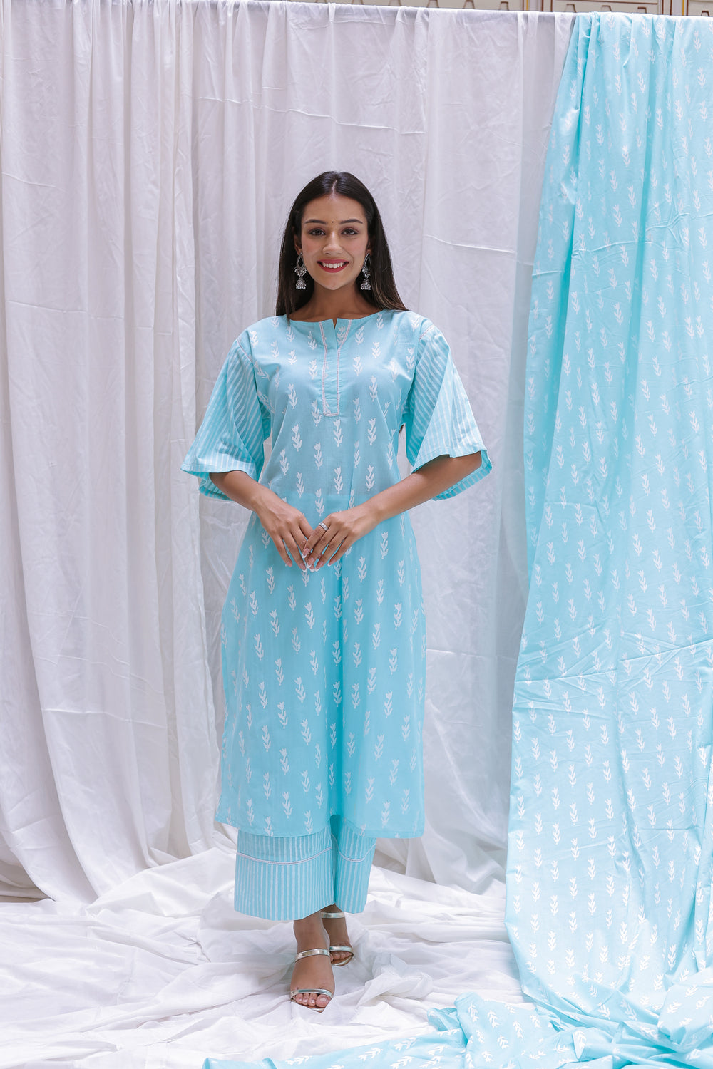 BROAD SRTIP SLEEVES KURTA SET OF-2