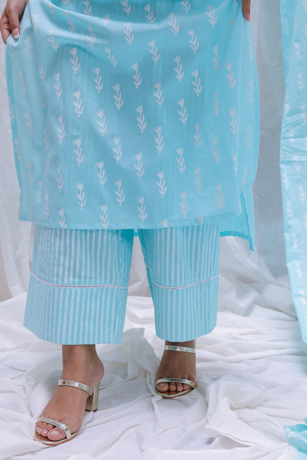 BROAD SRTIP SLEEVES KURTA SET OF-2