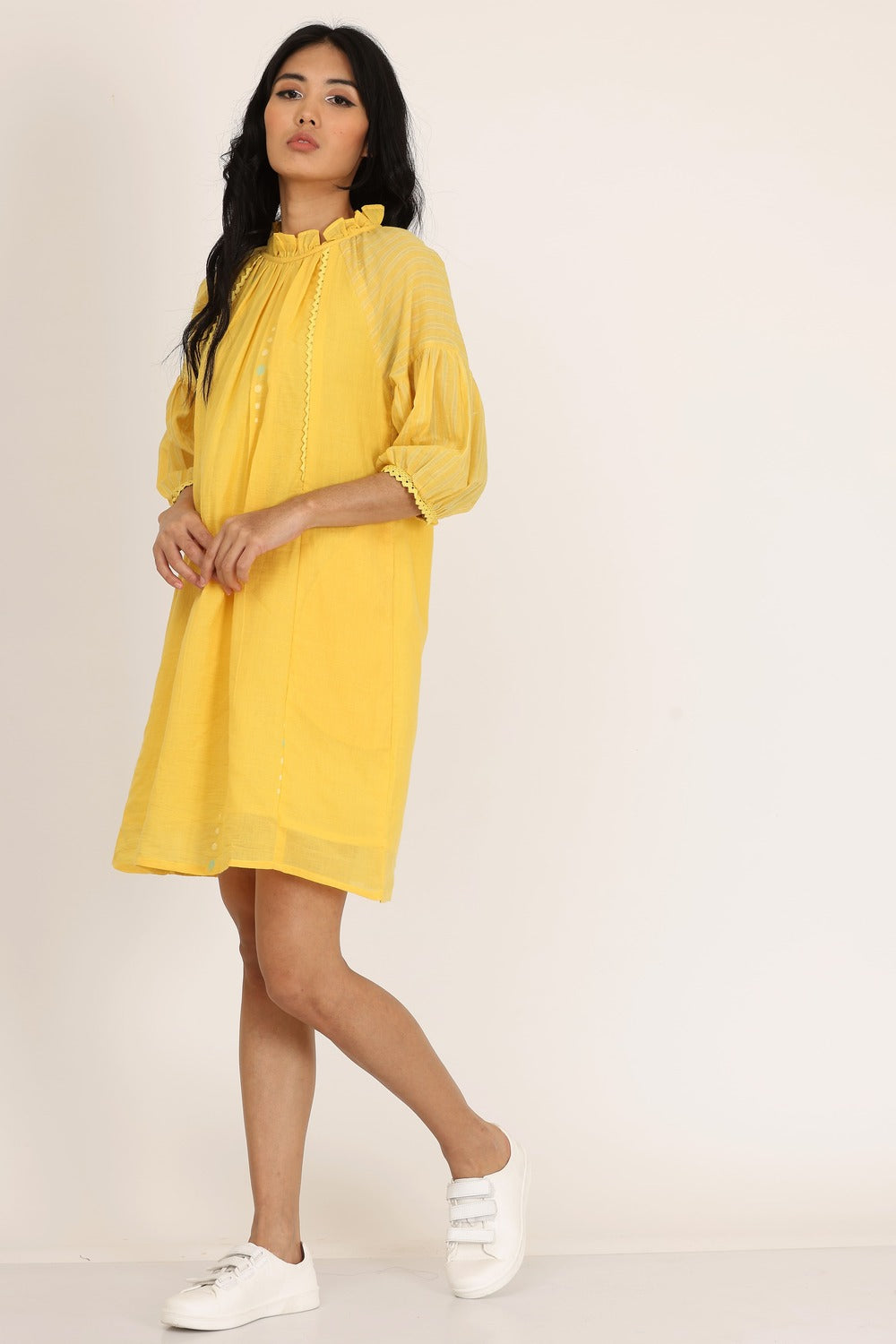 FRILL NECK SHORT DRESS