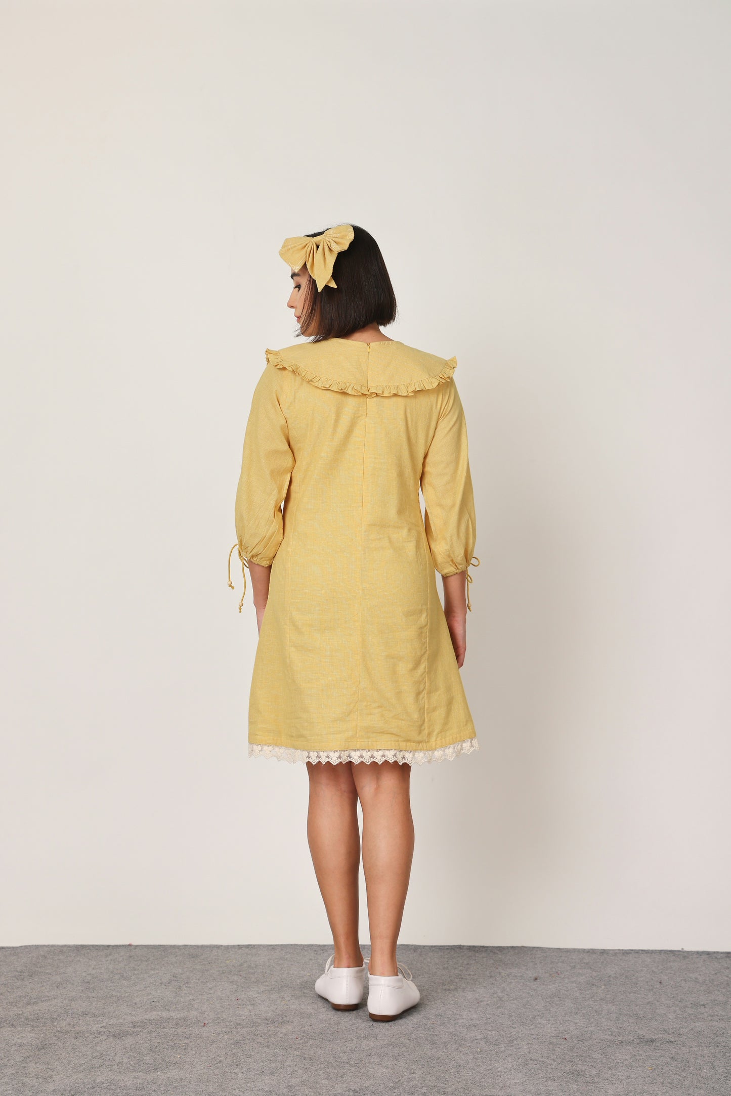 YELLOW RUFFLE COLLAR DETAILED SHORT DRESS