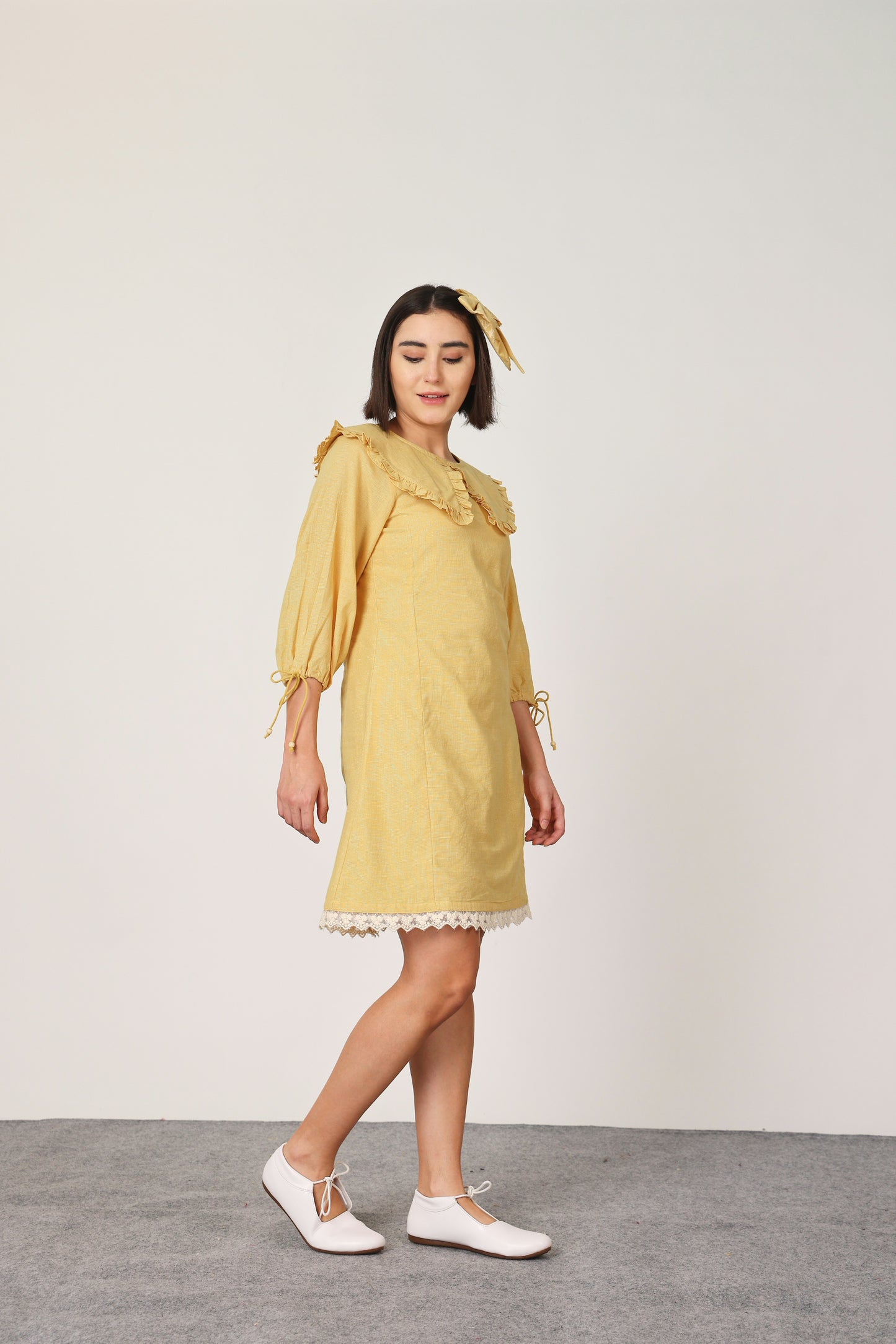 YELLOW RUFFLE COLLAR DETAILED SHORT DRESS