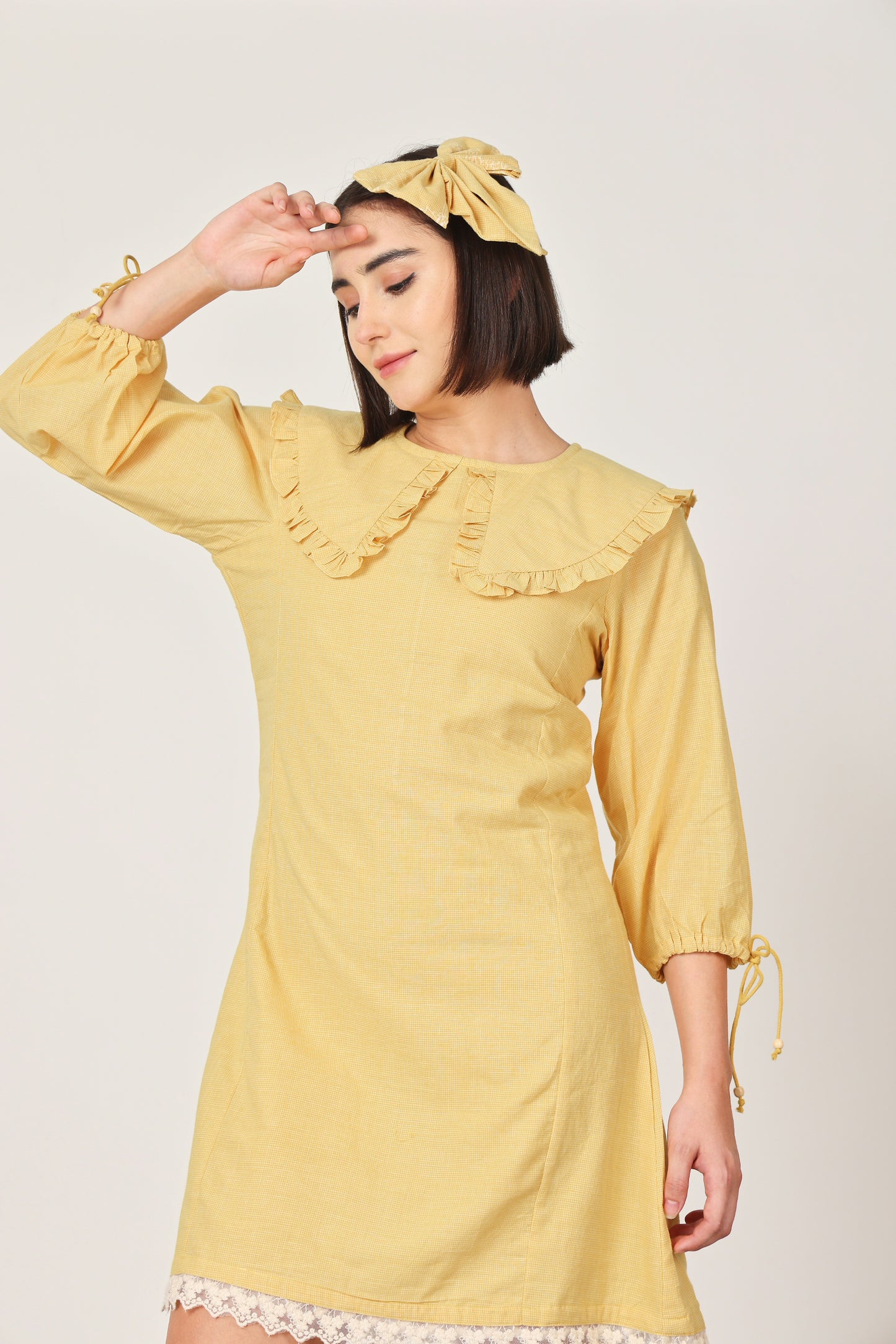 YELLOW RUFFLE COLLAR DETAILED SHORT DRESS